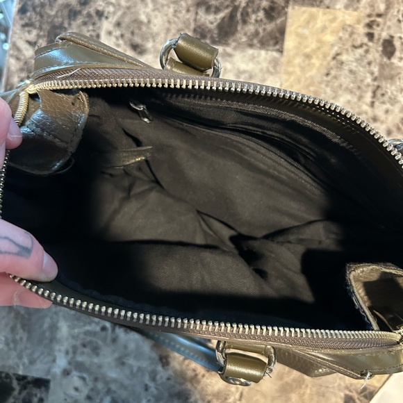 Guess Purse - Picture 5 of 8